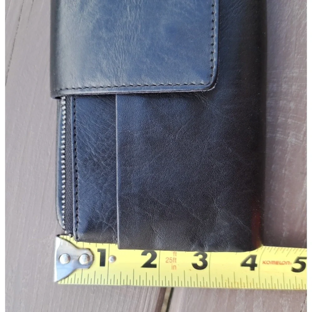 Genicci Women's Black Leather Wallet Snap Zip Exterior Interior Pocket Clutch